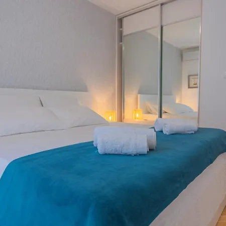 New Delux Green Garden Apartment With Hotube **** Split Exterior photo