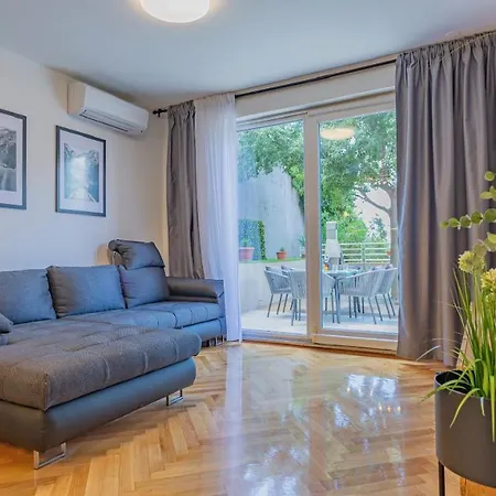 New Delux Green Garden Apartment With Hotube **** Split Exterior photo