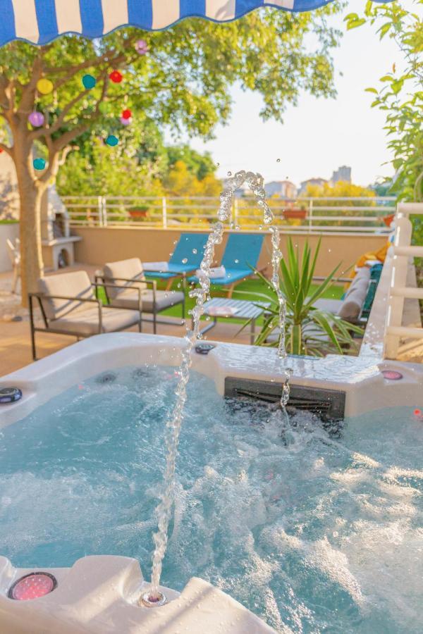 New Delux Garden With Hotube **** Apartment