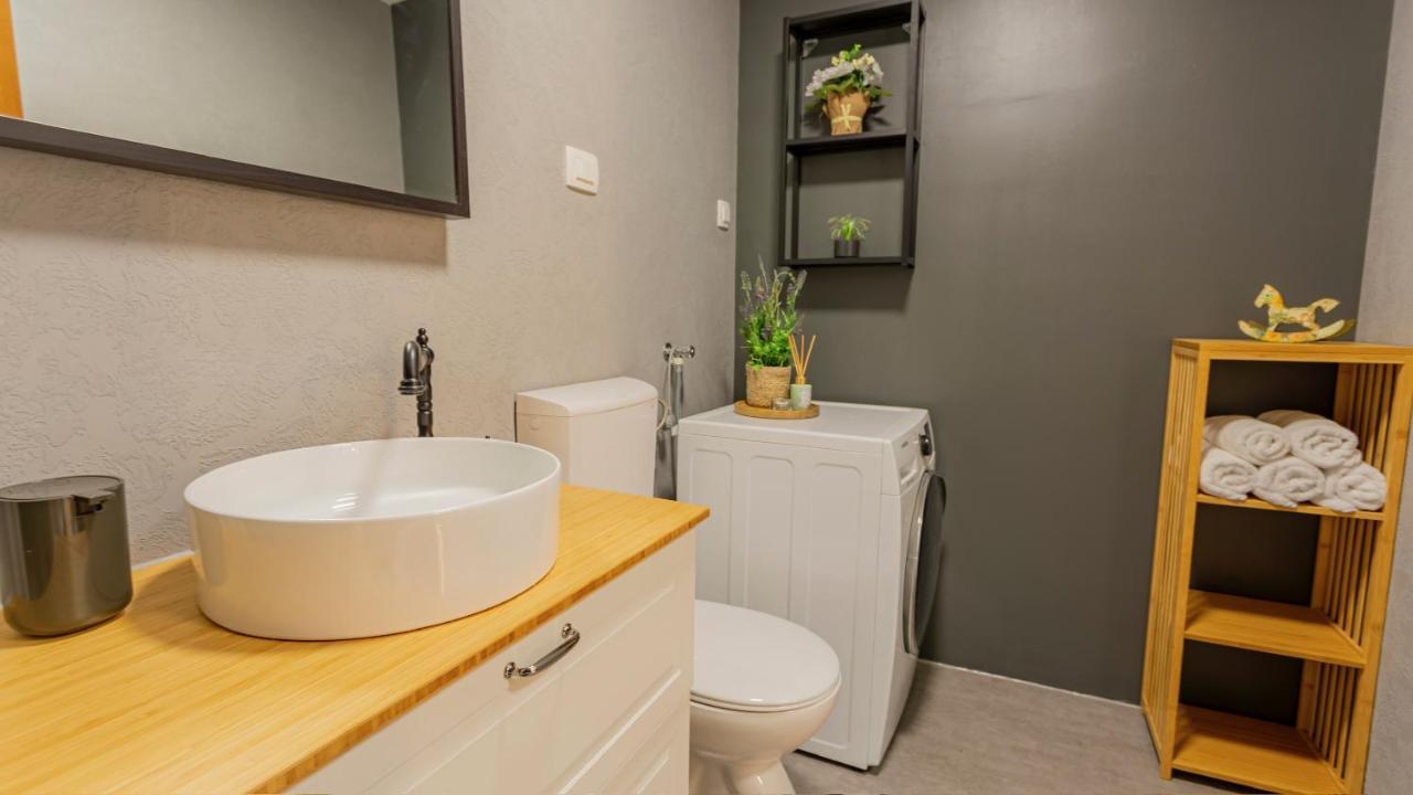New Delux Garden With Hotube **** Apartment Split