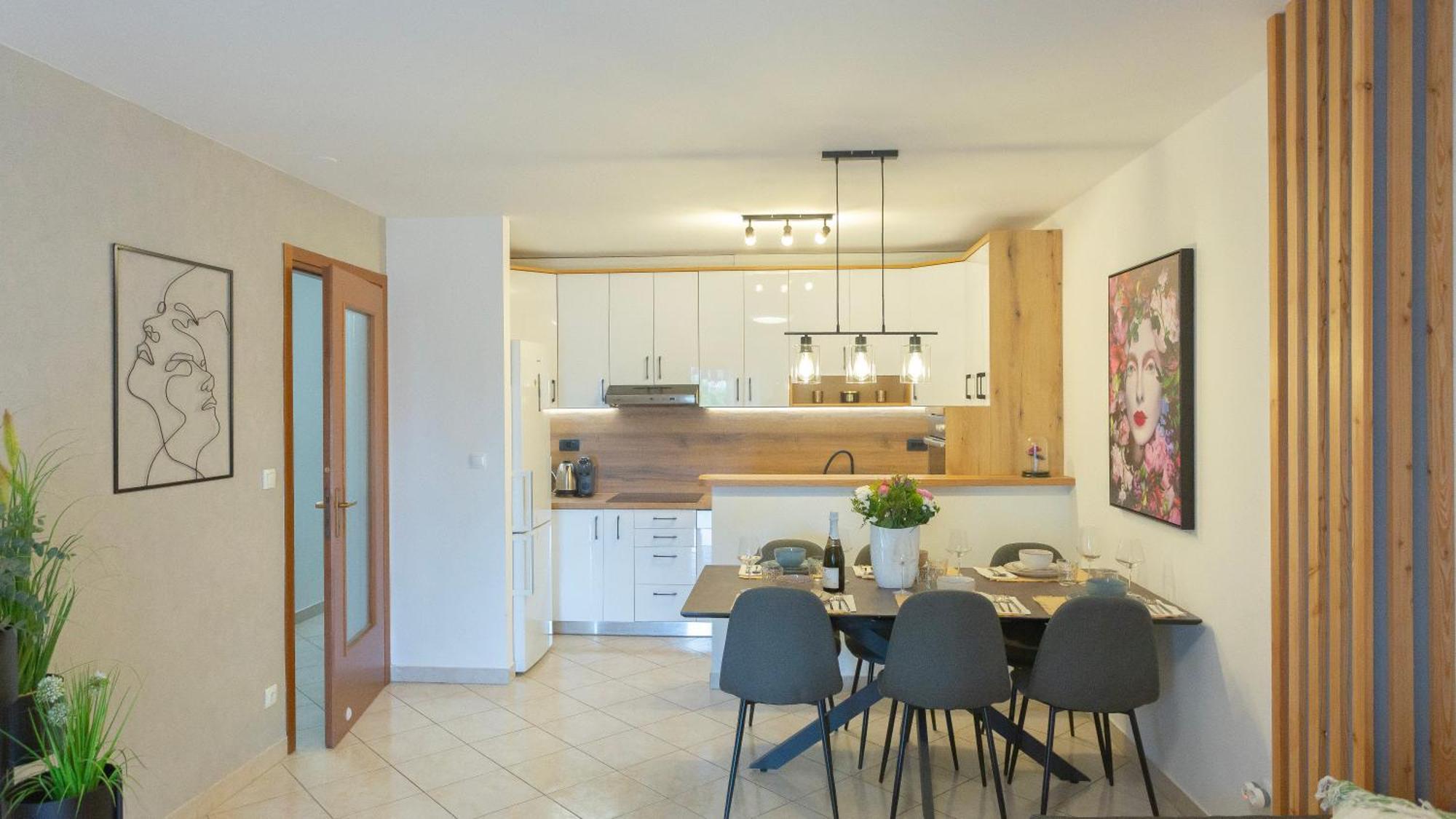 Apartment New Delux Garden With Hotube **** Split